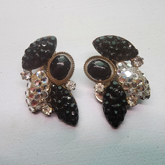 Jewelry - Vintage Rhinestone Clip-on Elegant Party Earrings